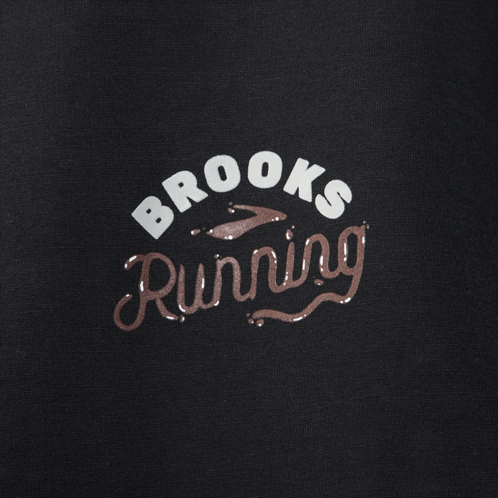 Brooks Distance Graficzny Krótki Rękaw Czarny Bieg Z Kumplami